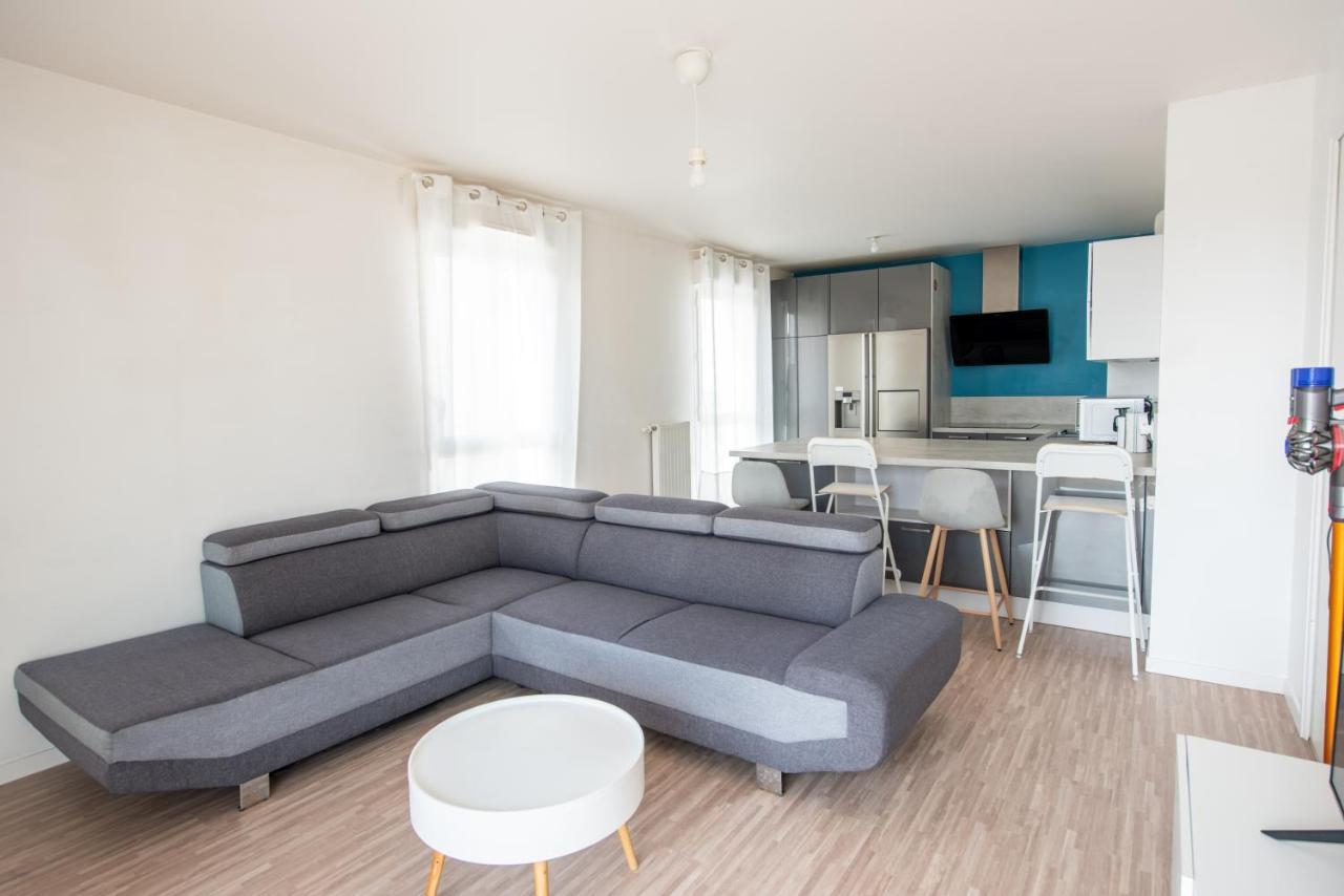 Appartements De 2 Ou 3 Chambres A 40 Minutes De Paris Courcouronnes Dış mekan fotoğraf