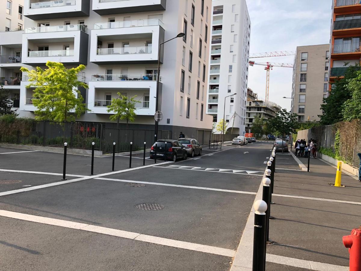 Appartements De 2 Ou 3 Chambres A 40 Minutes De Paris Courcouronnes Dış mekan fotoğraf