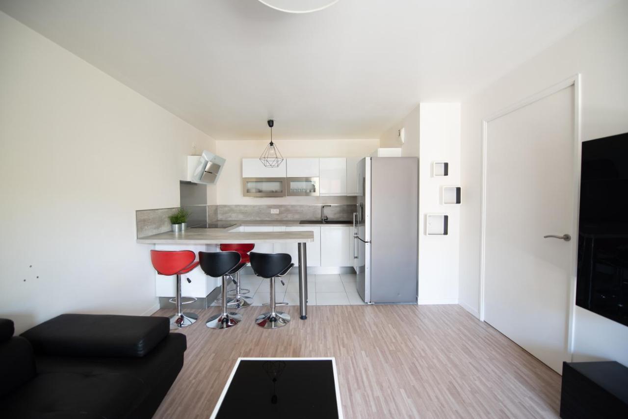 Appartements De 2 Ou 3 Chambres A 40 Minutes De Paris Courcouronnes Oda fotoğraf